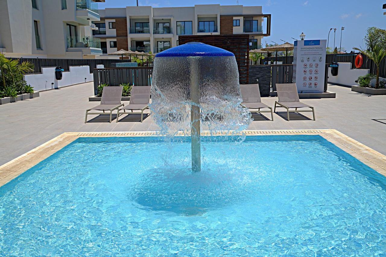 Golden Tree Apartment Paralimni Exterior photo