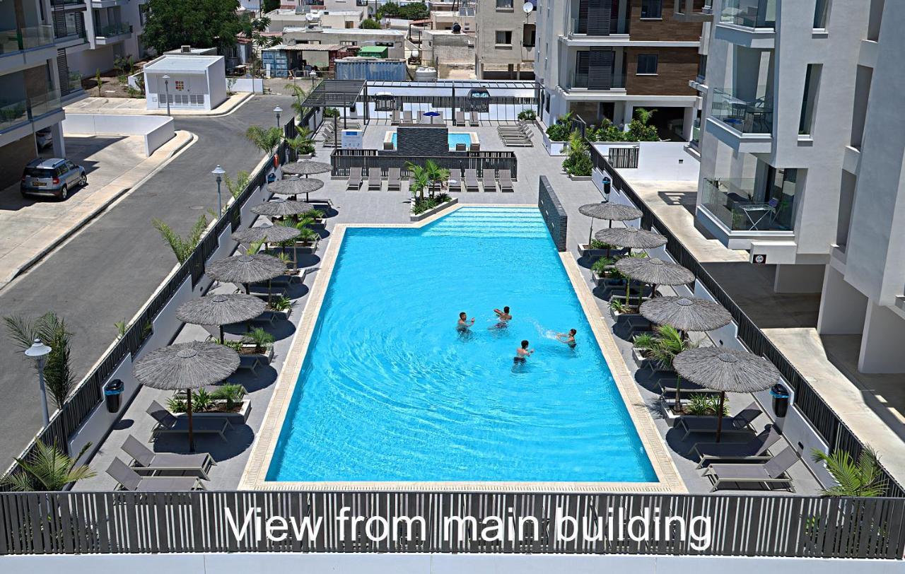 Golden Tree Apartment Paralimni Exterior photo